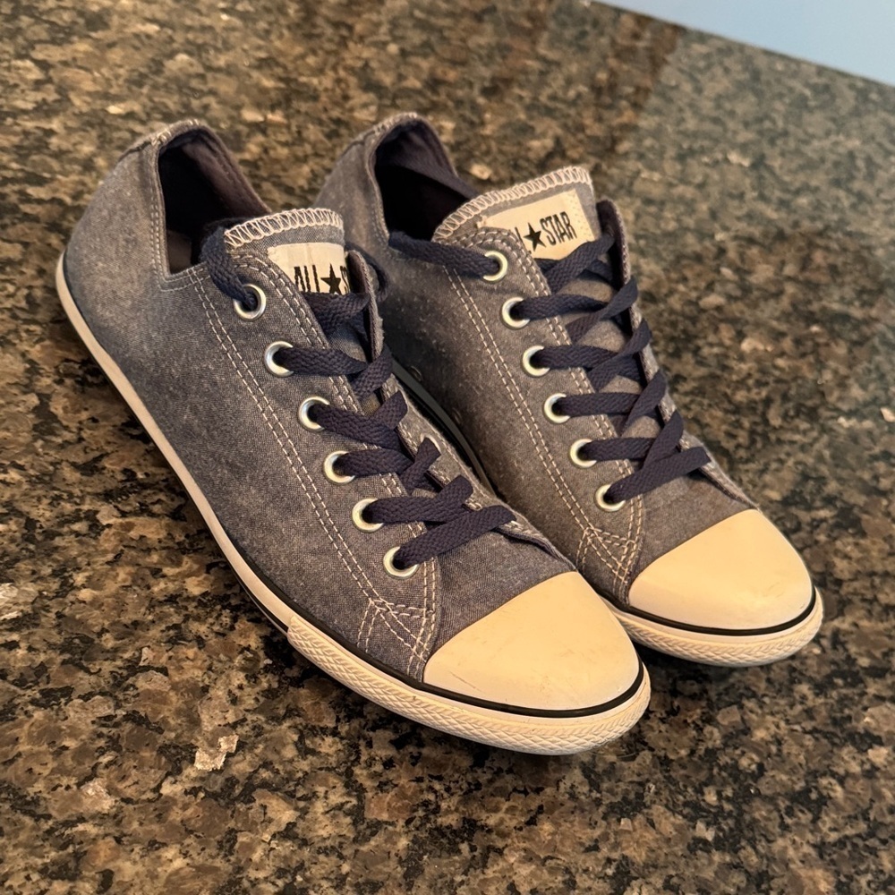 Converse all star denim Navy Canvas Sneakers EUC unisex M8 W10
